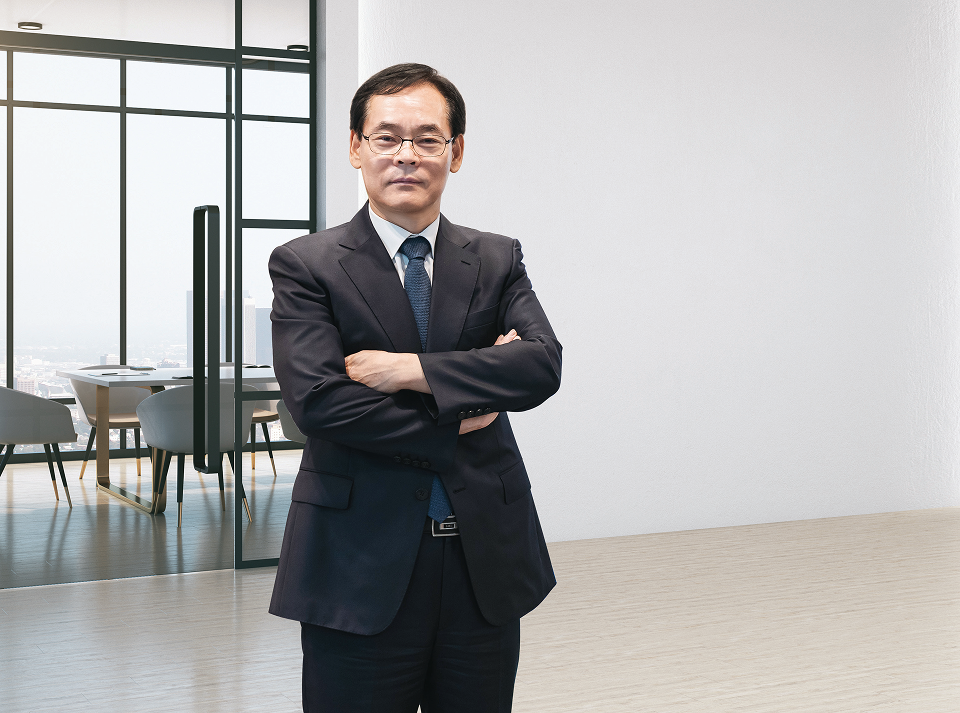 Chairman Dong-geol Bae